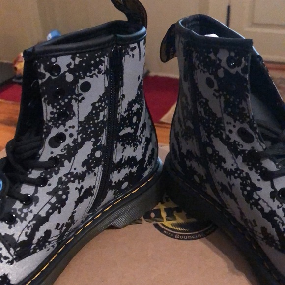 Dr. martens cosmic print size 5 girls - Picture 3 of 5